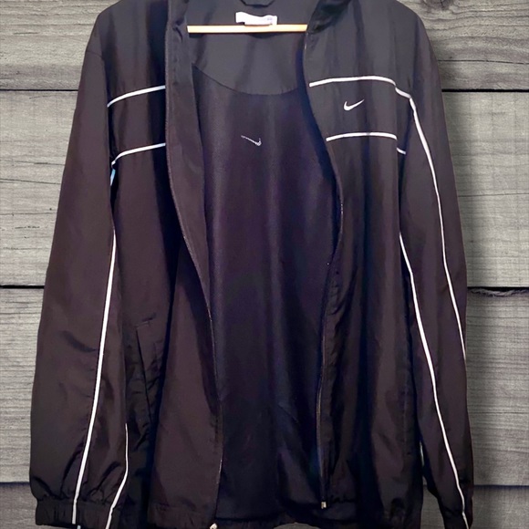 NIKE Men's L, Black Windbreaker Jacket - Picture 6 of 8
